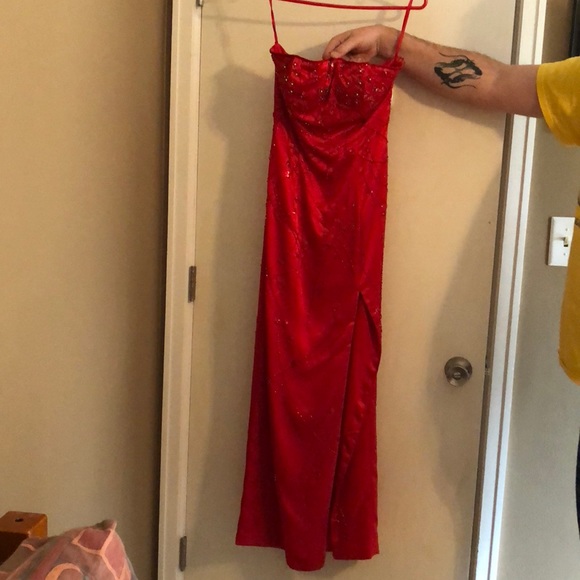 Dresses & Skirts - Red strapless evening gown size 8